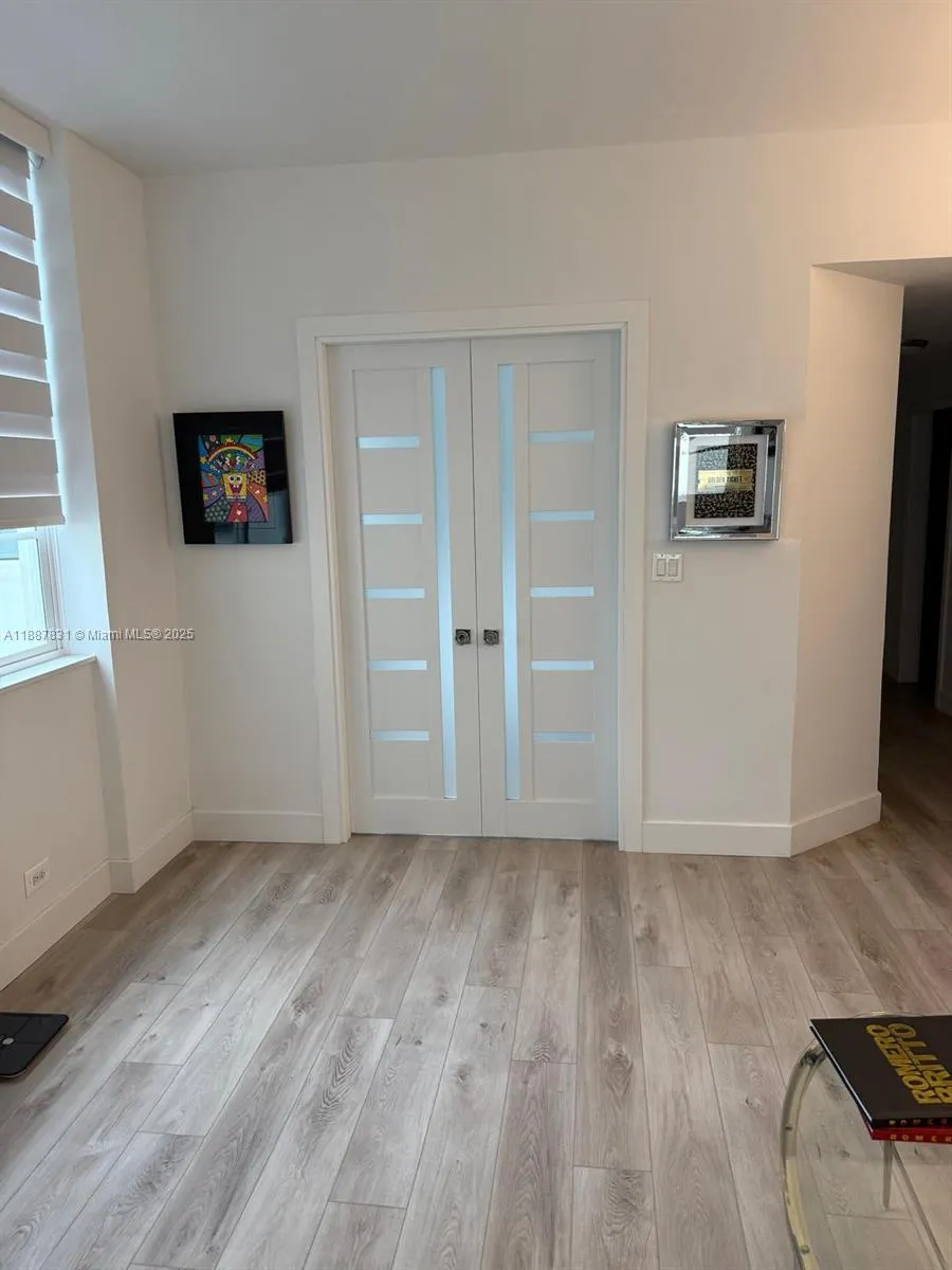 5005 Collins Ave, #1525