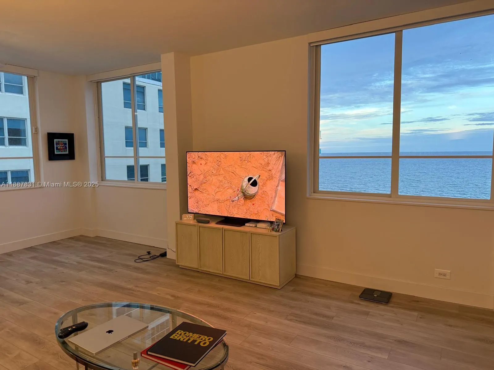5005 Collins Ave, #1525