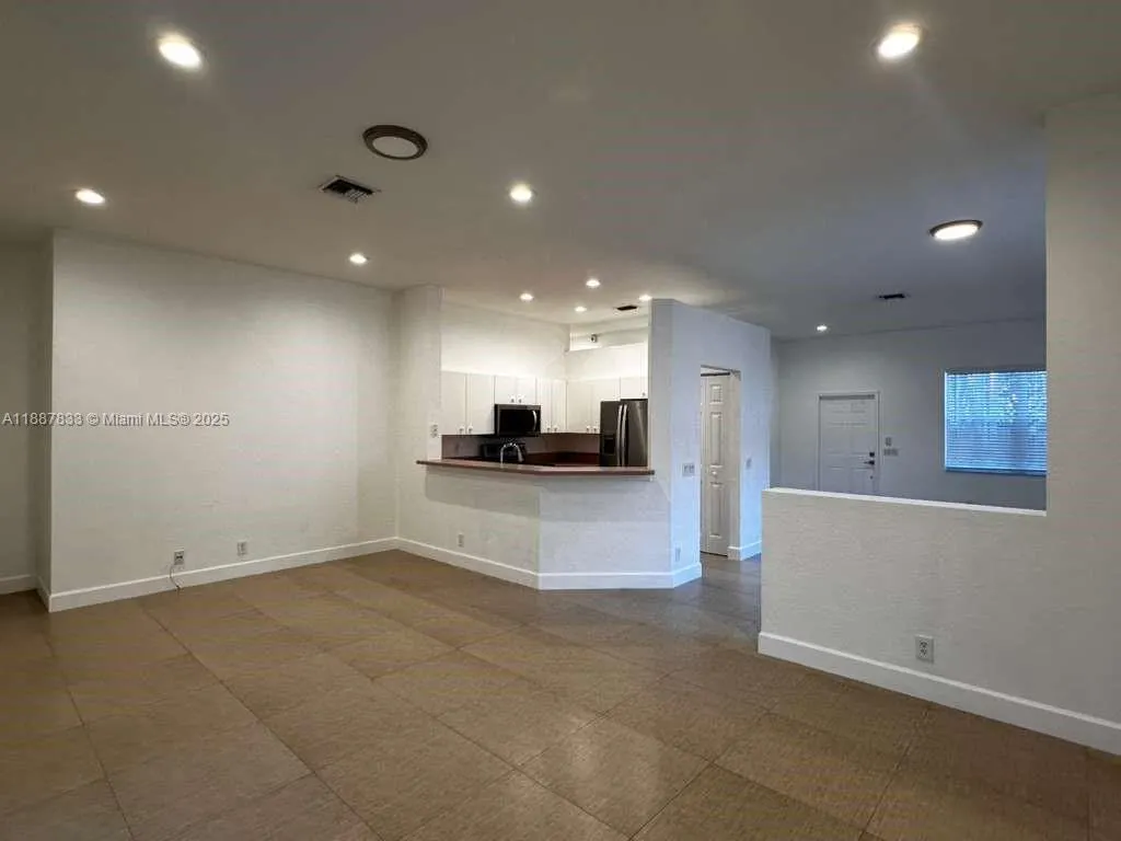 1761 ASPEN LN