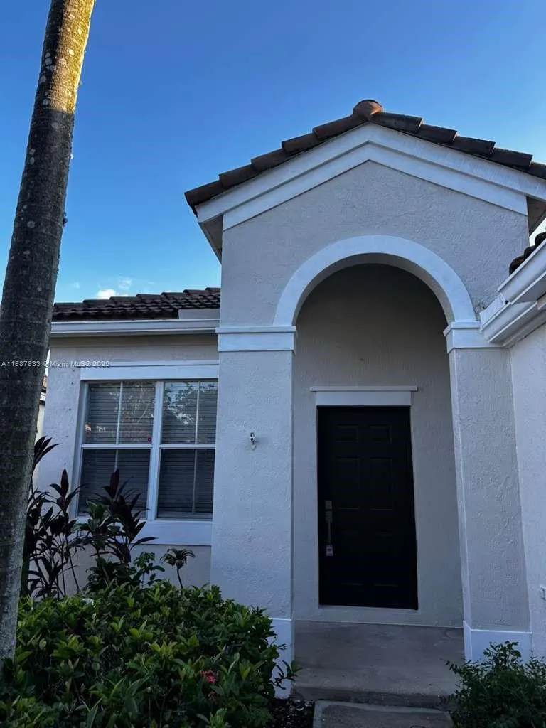 1761 ASPEN LN