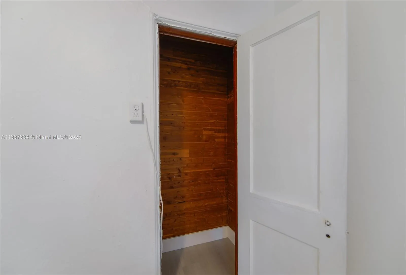 1250 NW 43rd St