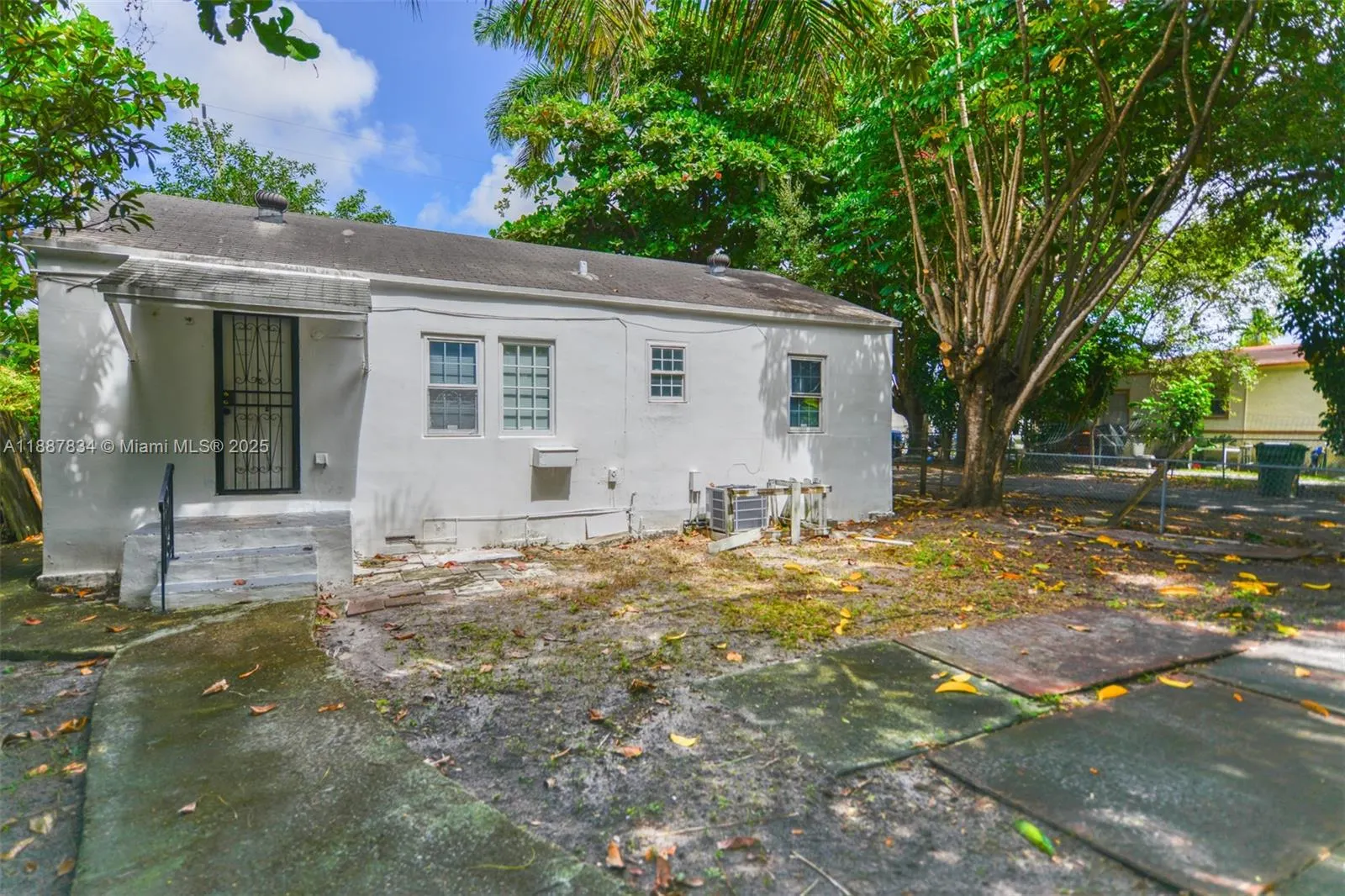 1250 NW 43rd St