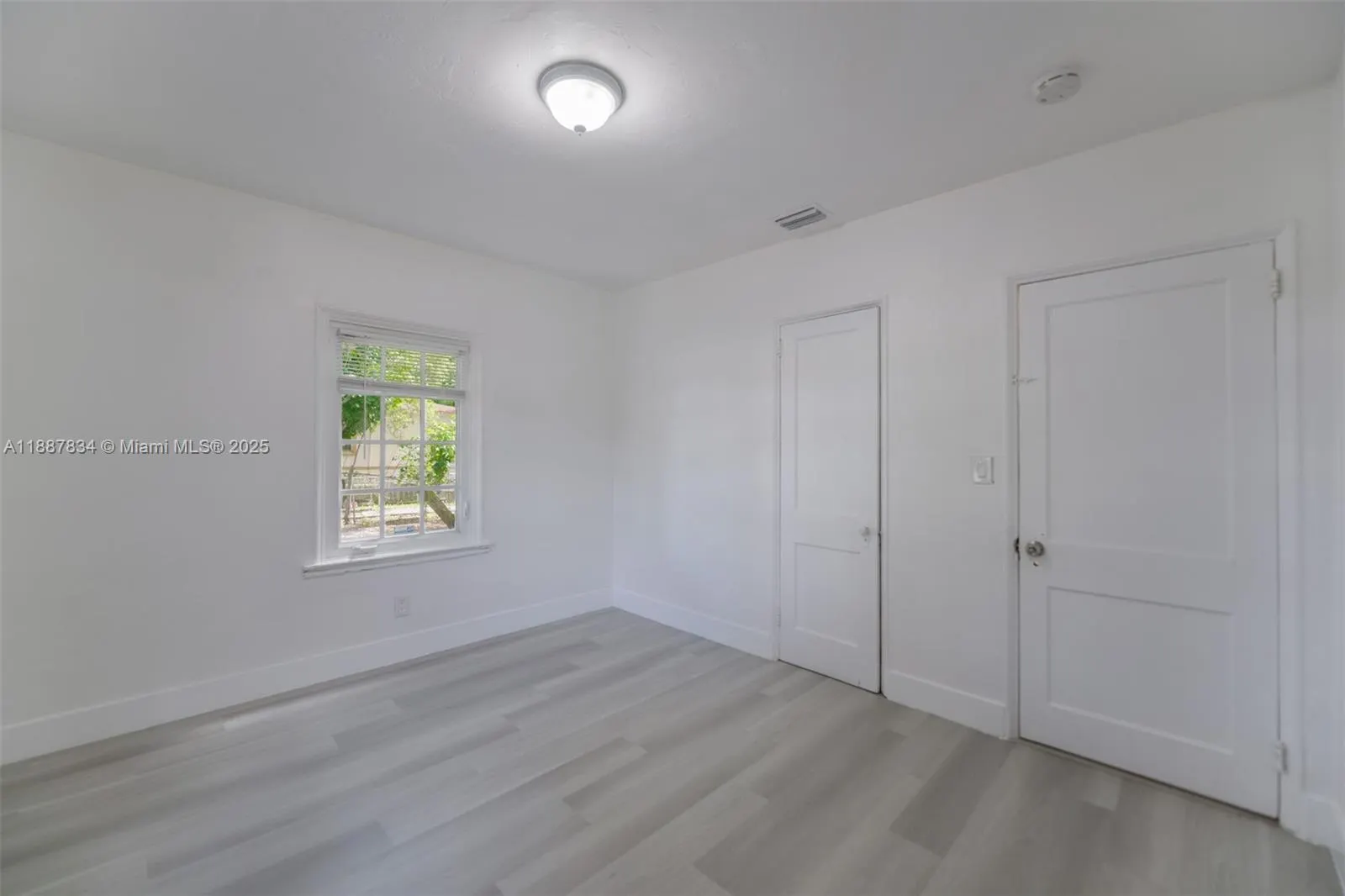 1250 NW 43rd St