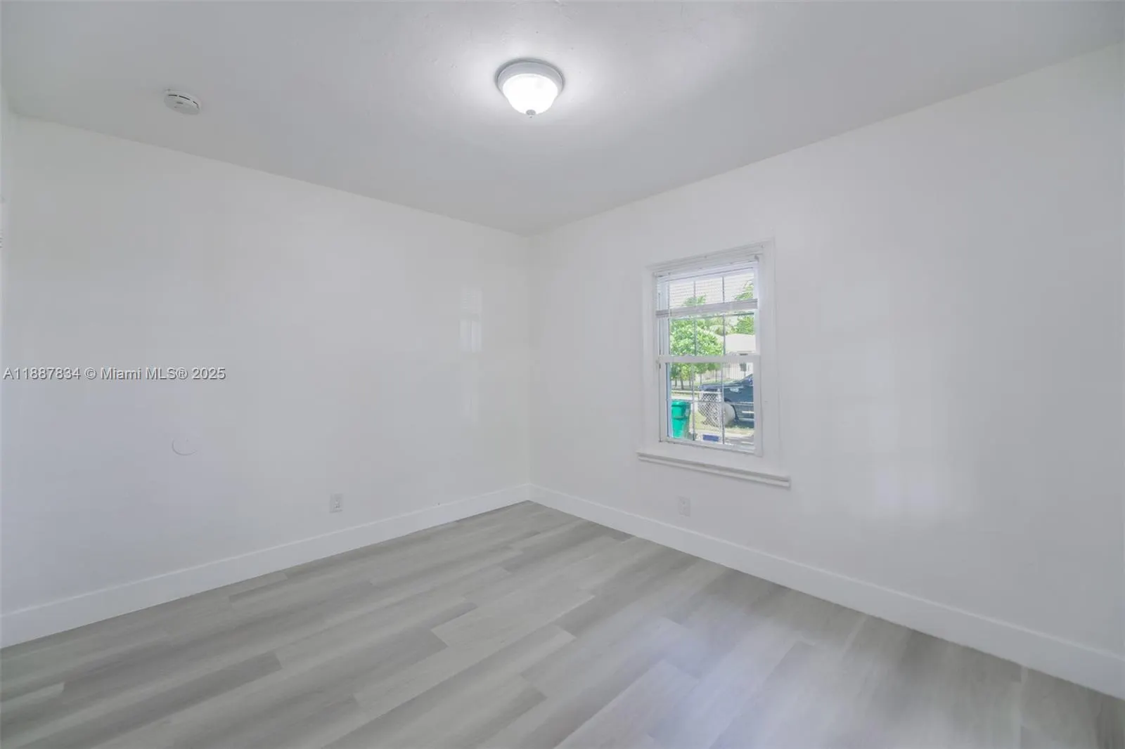1250 NW 43rd St