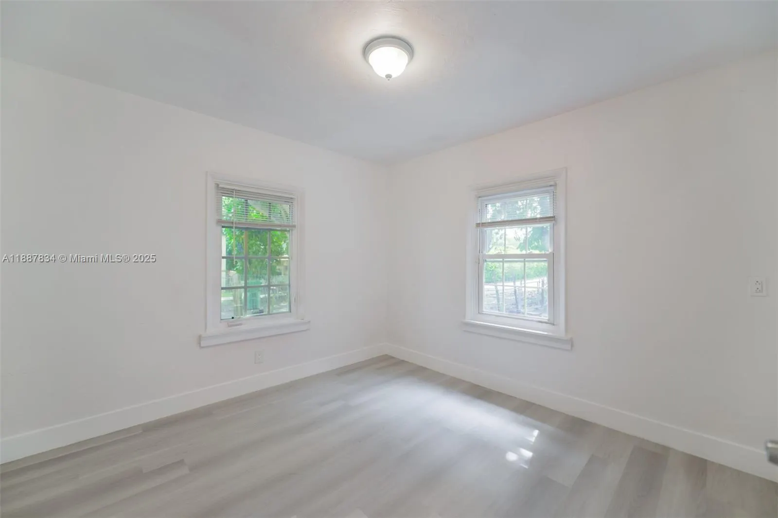 1250 NW 43rd St