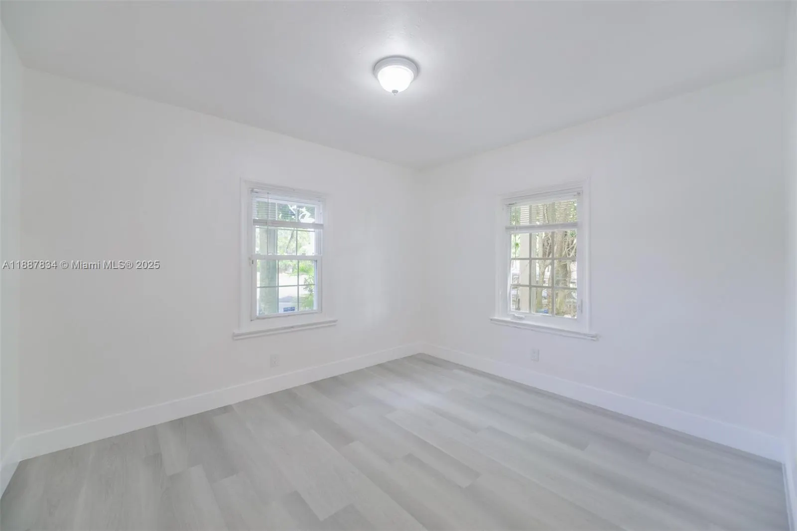 1250 NW 43rd St