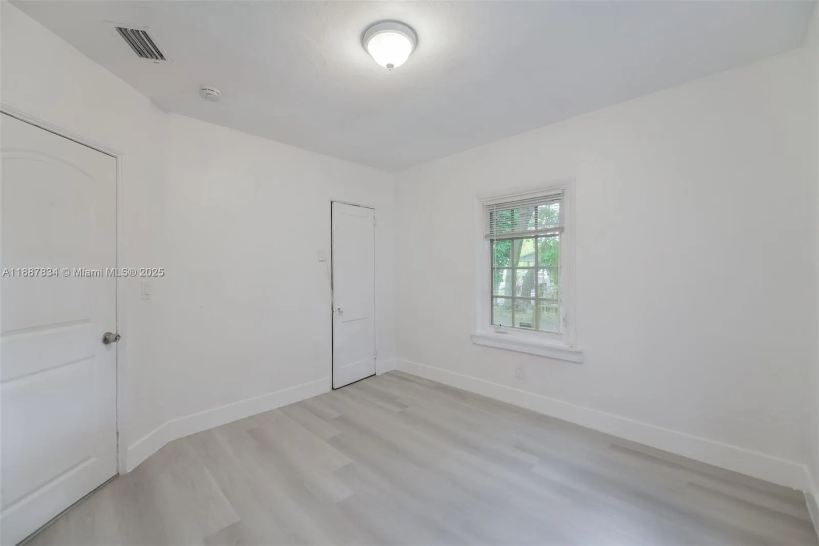 1250 NW 43rd St