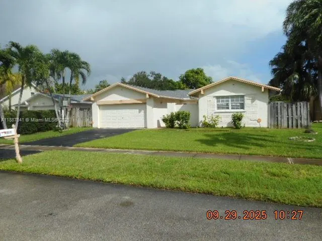 9351 NW 35th Pl