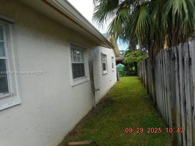 9351 NW 35th Pl
