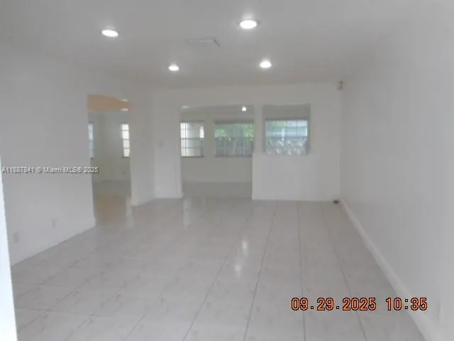 9351 NW 35th Pl