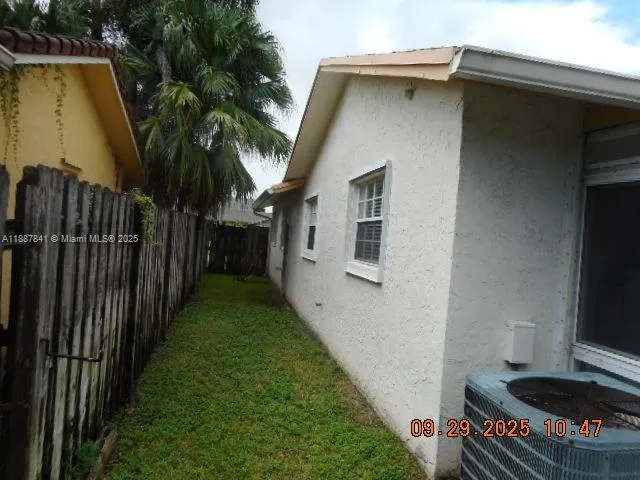 9351 NW 35th Pl