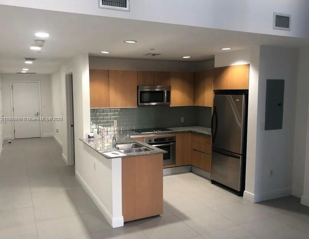 1050 Brickell Ave, #1618