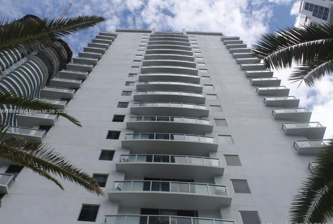 1050 Brickell Ave, #1618
