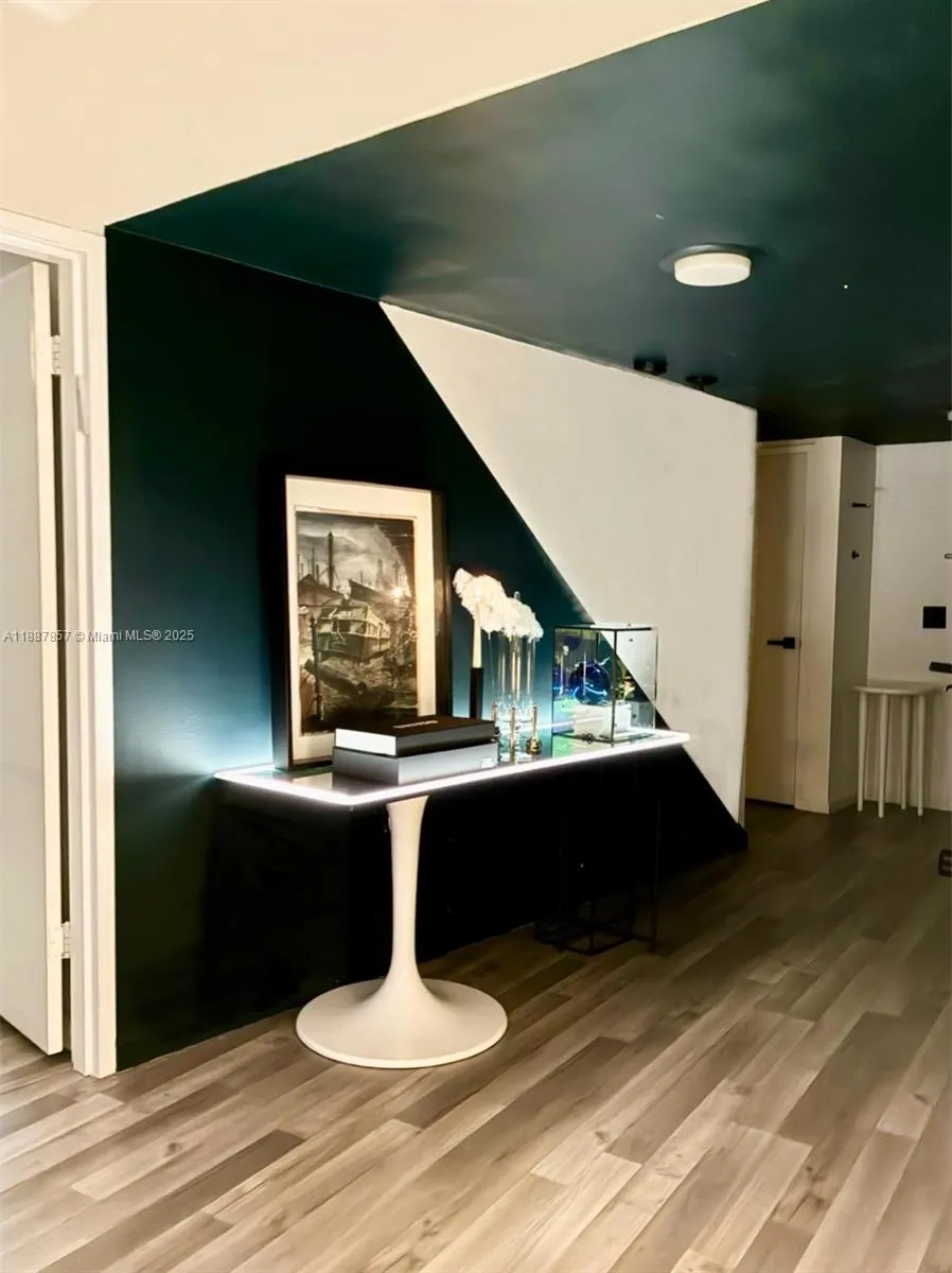 900 Bay Dr, #207