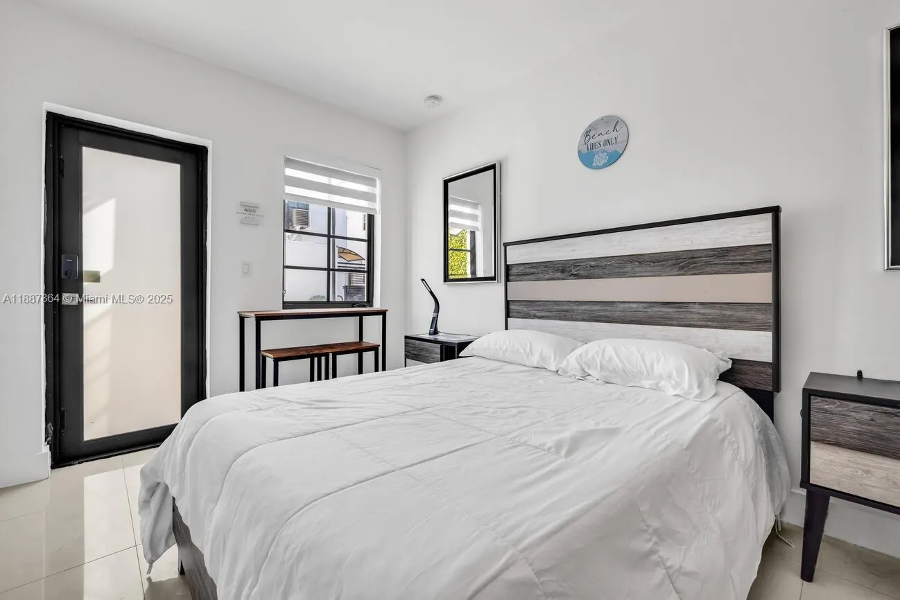 7910 Byron Ave, #4