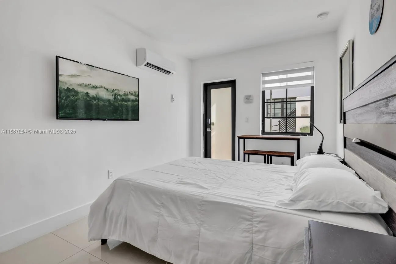7910 Byron Ave, #4