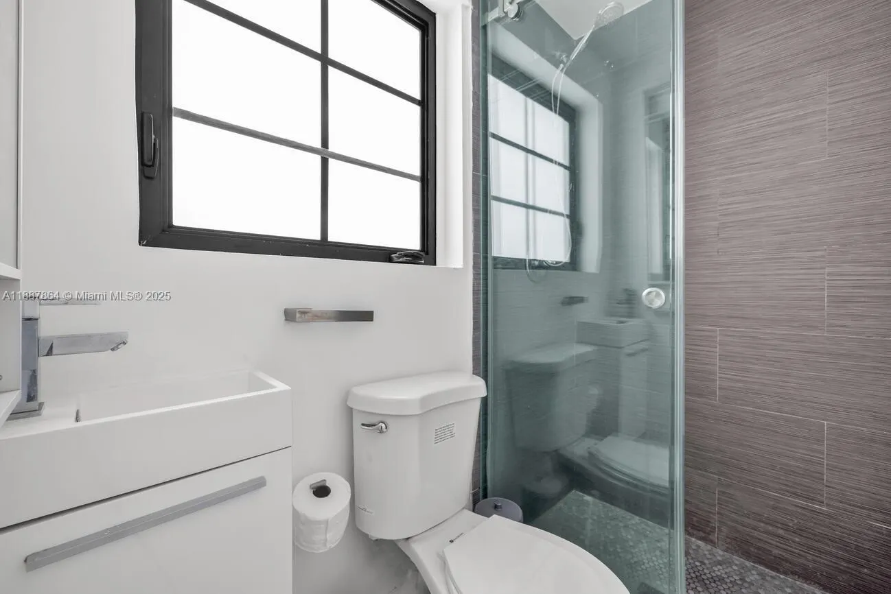 7910 Byron Ave, #4