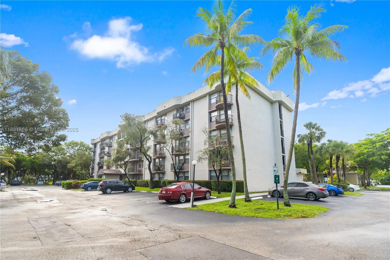2701 Riverside Dr, #413-B