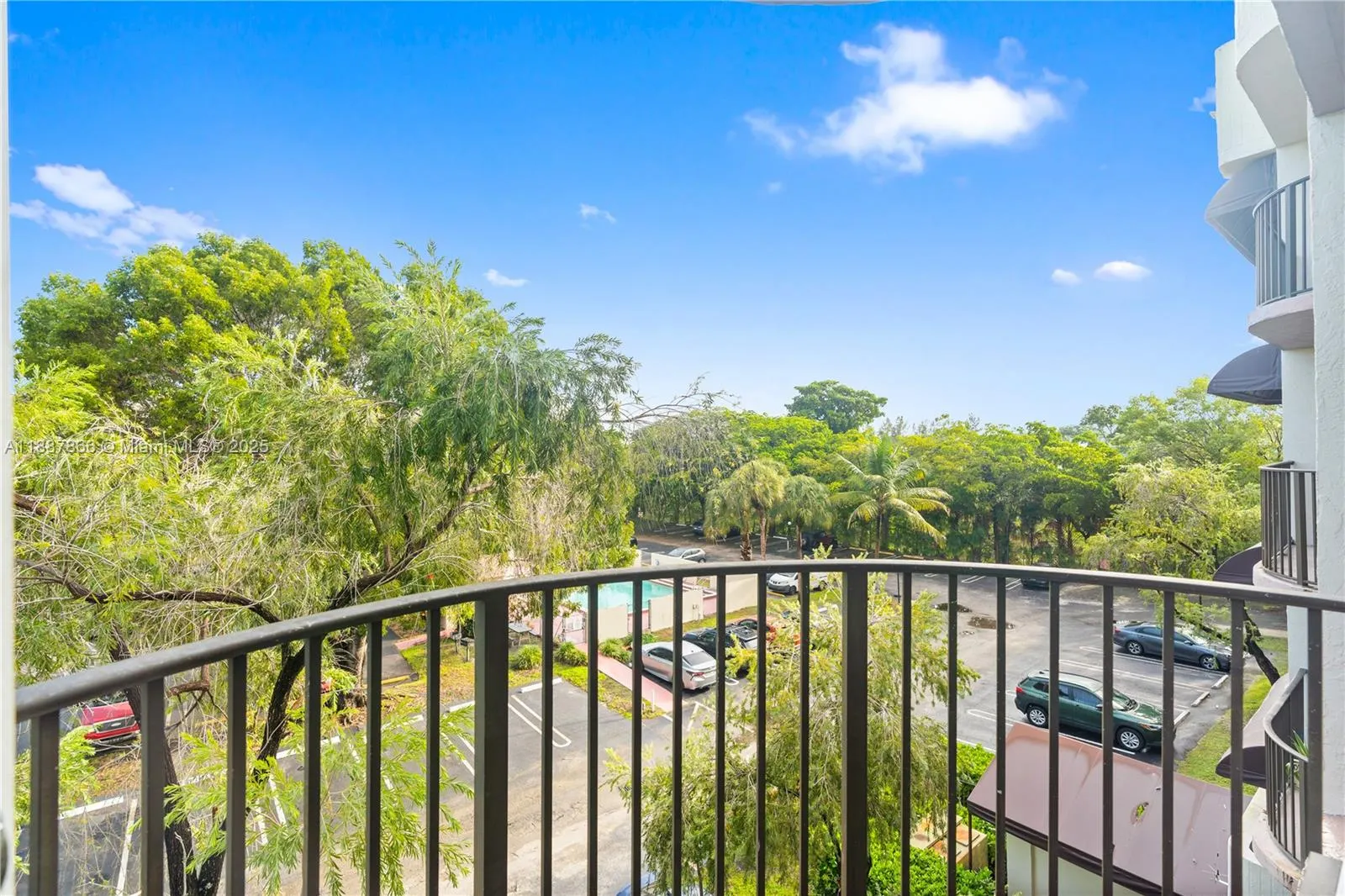 2701 Riverside Dr, #413-B