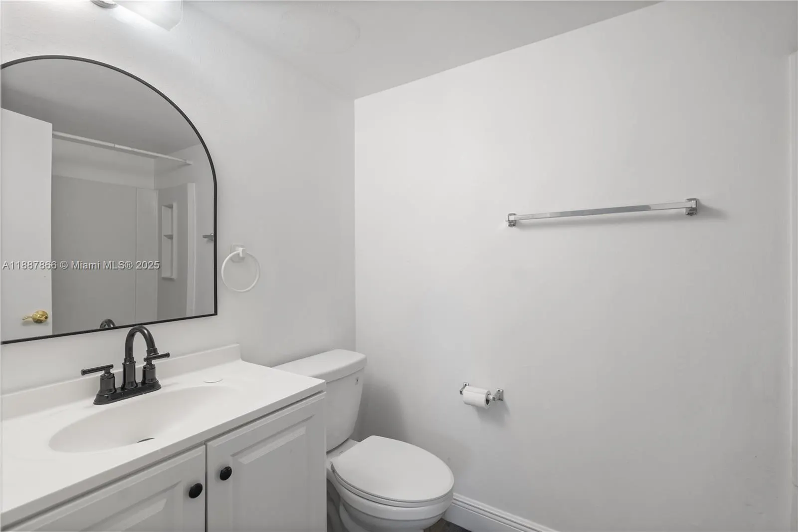 2701 Riverside Dr, #413-B