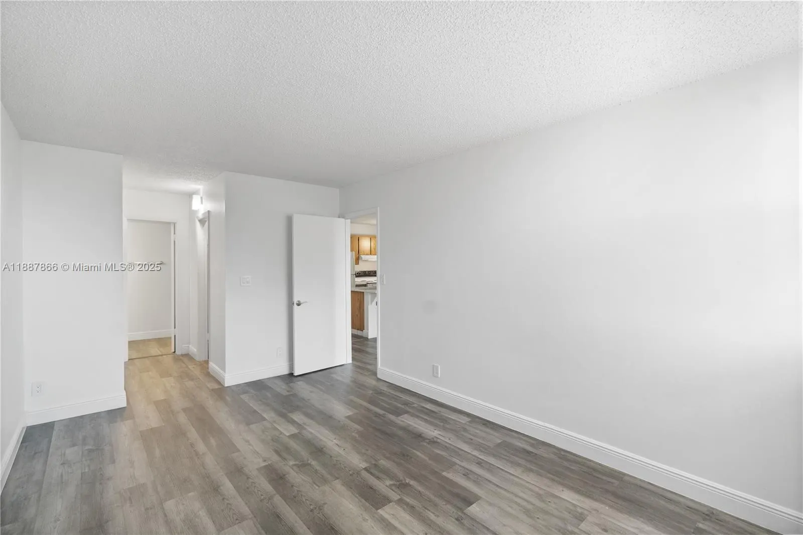 2701 Riverside Dr, #413-B