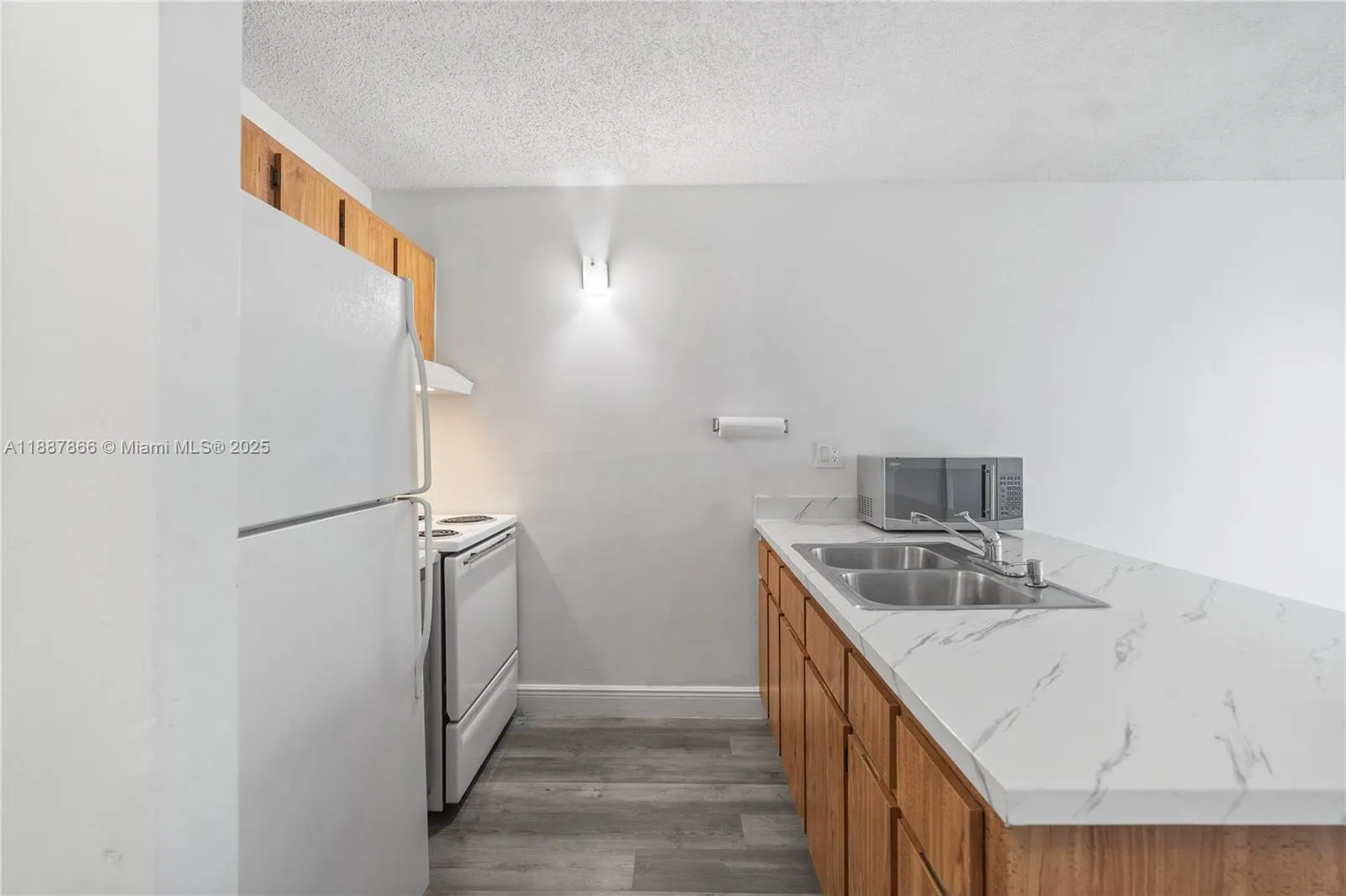 2701 Riverside Dr, #413-B
