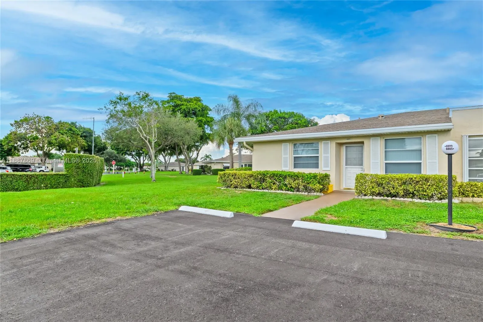 8809 Belle Aire Dr, #8809