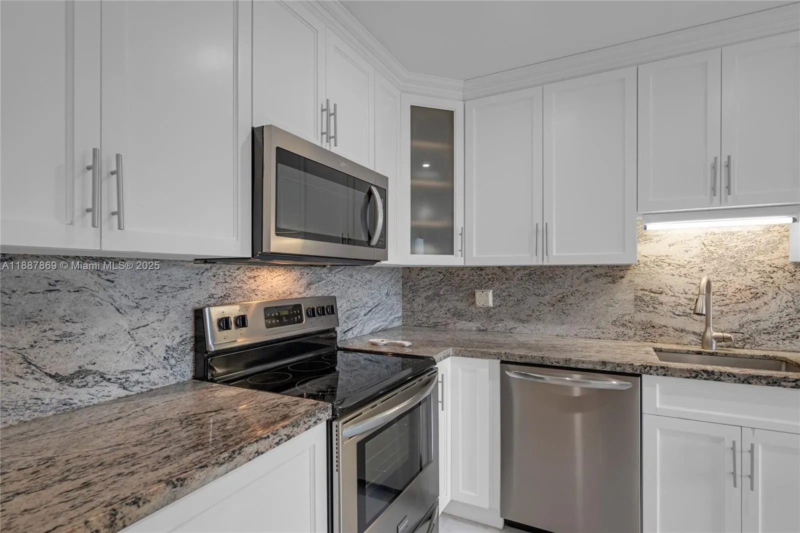 8809 Belle Aire Dr, #8809