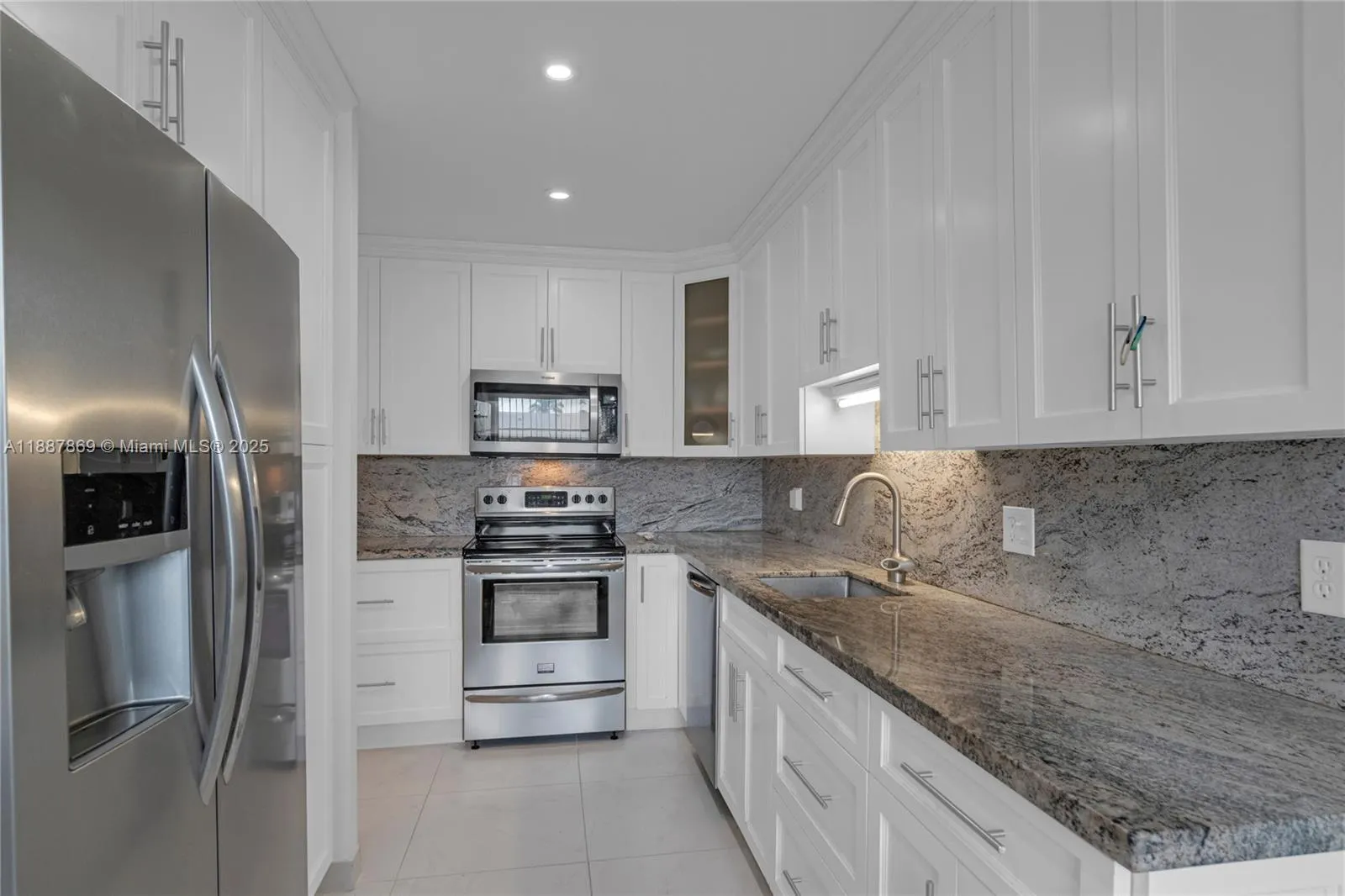 8809 Belle Aire Dr, #8809