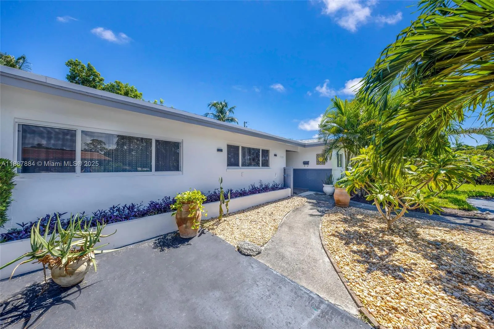 1320 NE 27th Ave