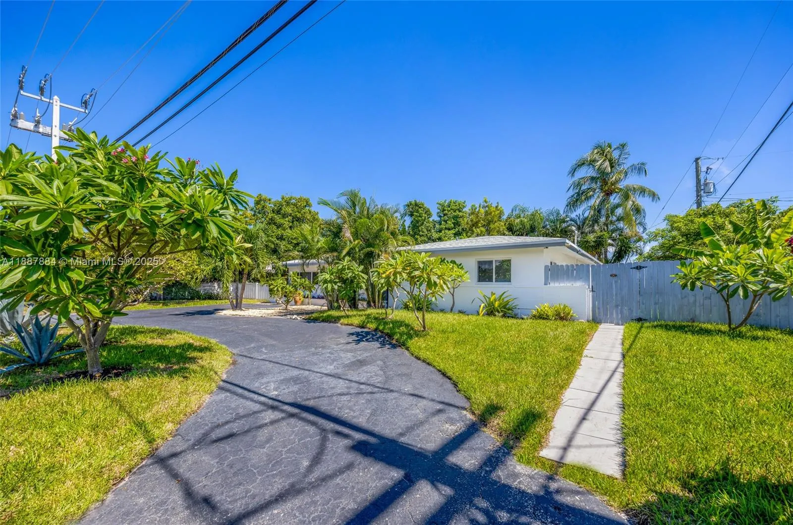 1320 NE 27th Ave