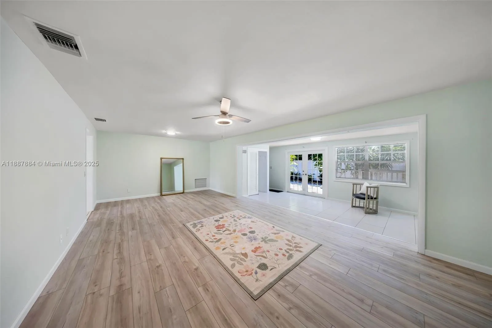 1320 NE 27th Ave