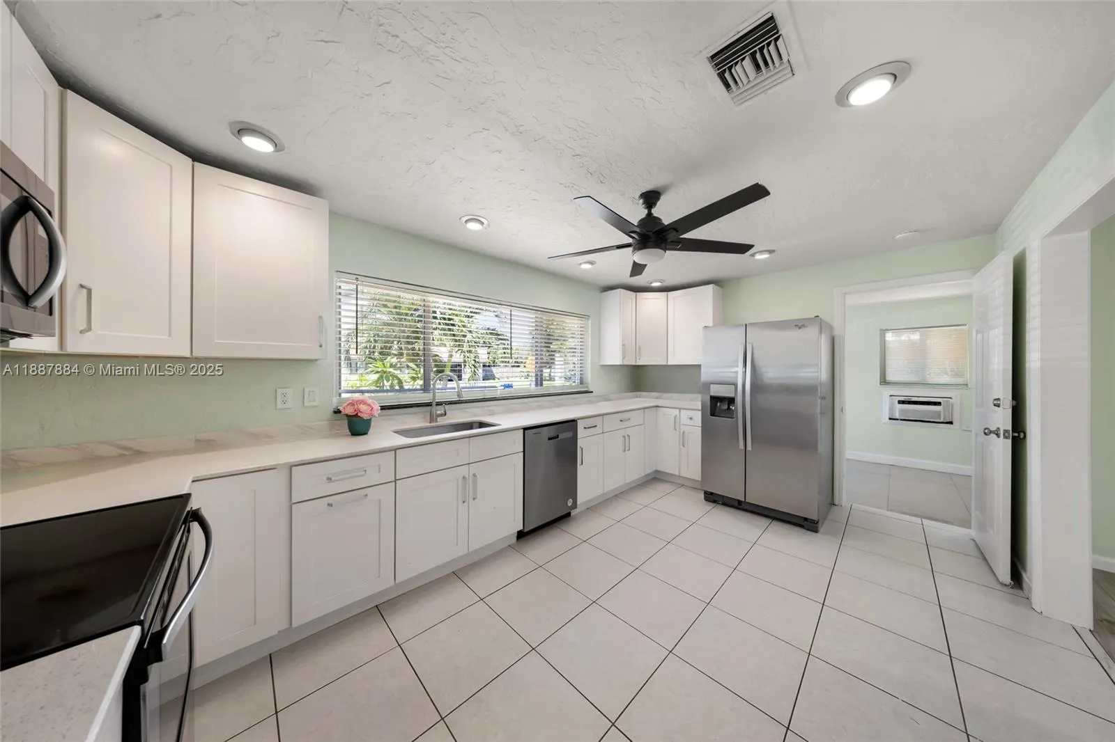 1320 NE 27th Ave