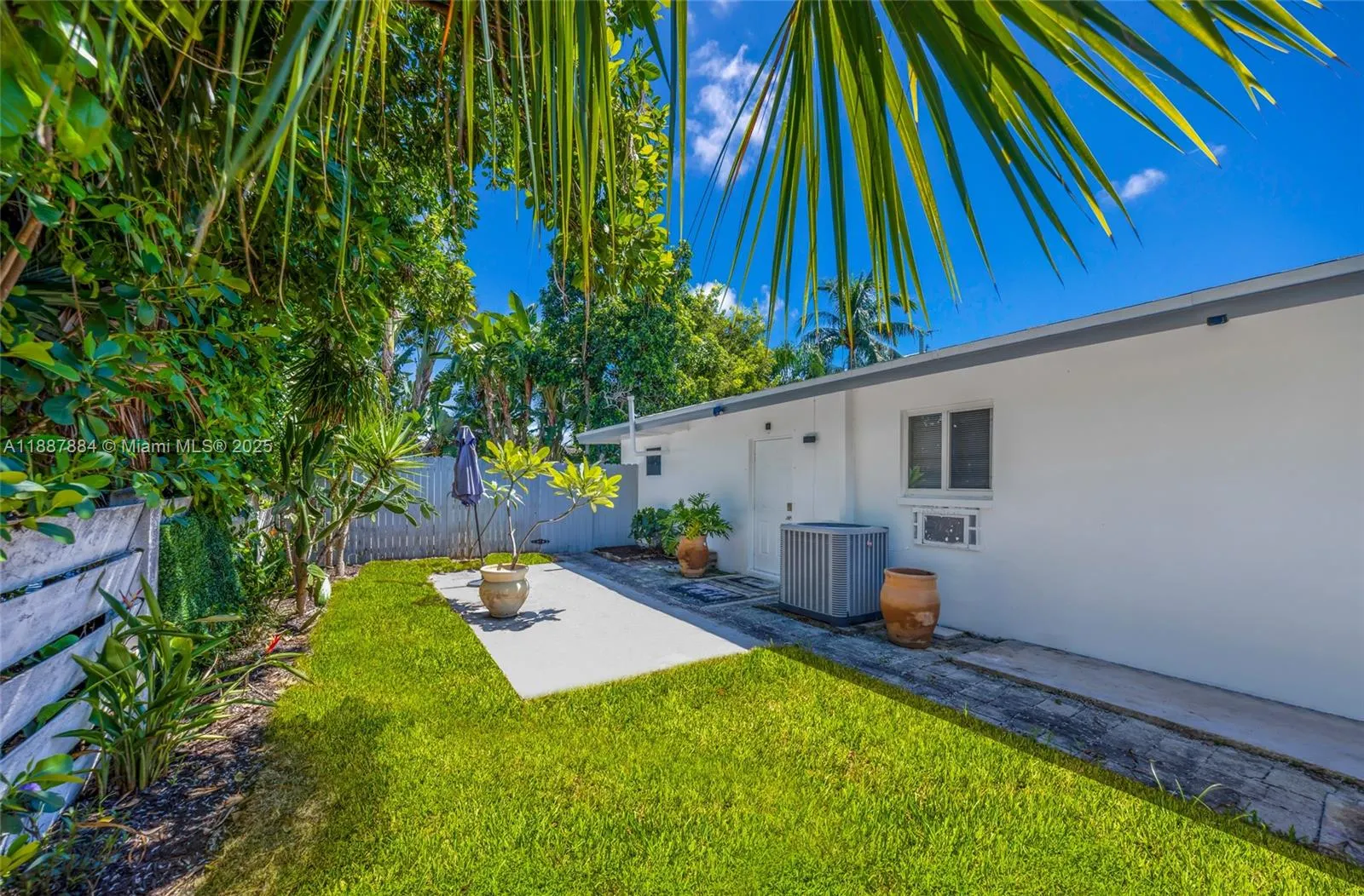 1320 NE 27th Ave
