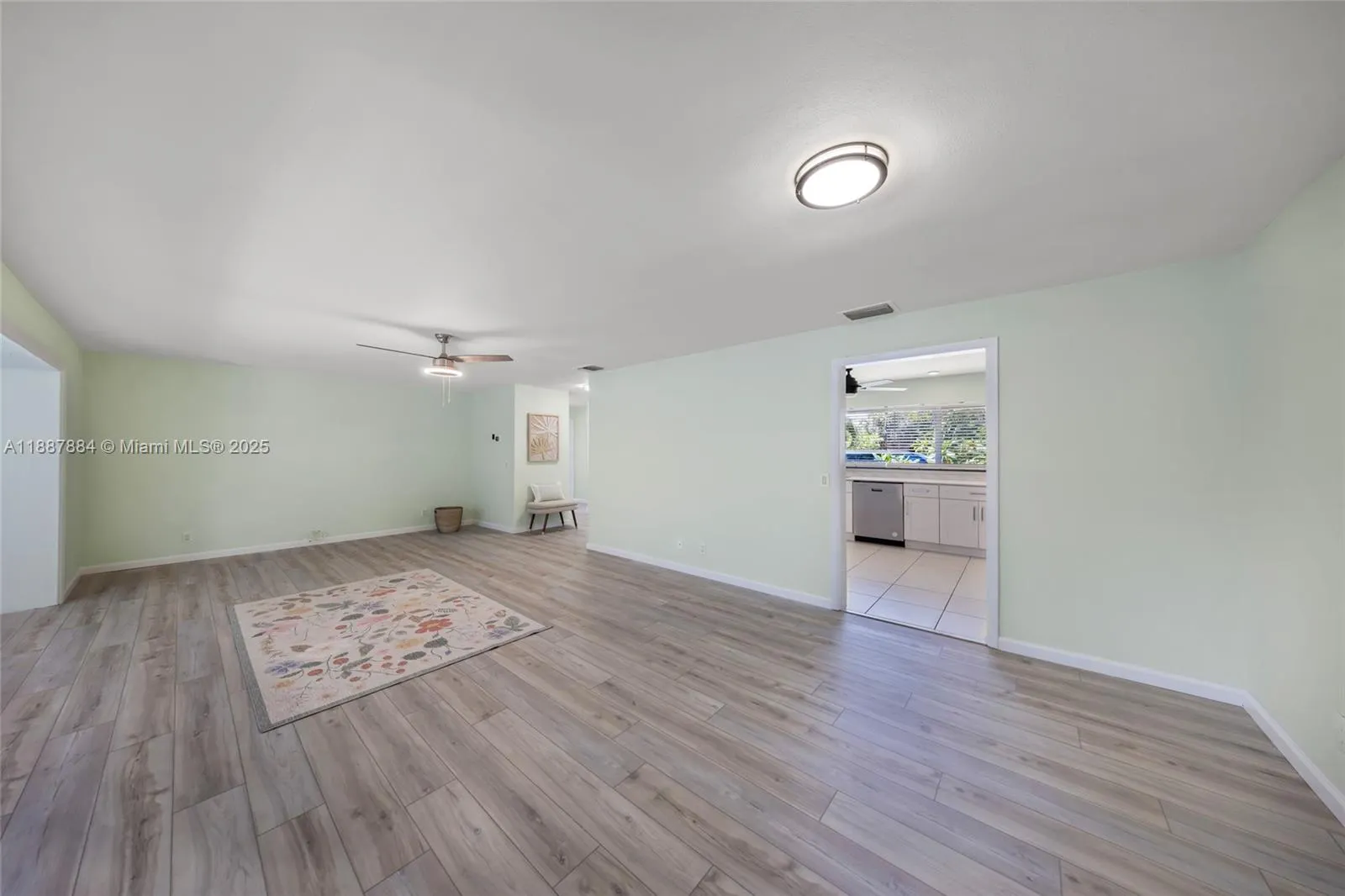 1320 NE 27th Ave