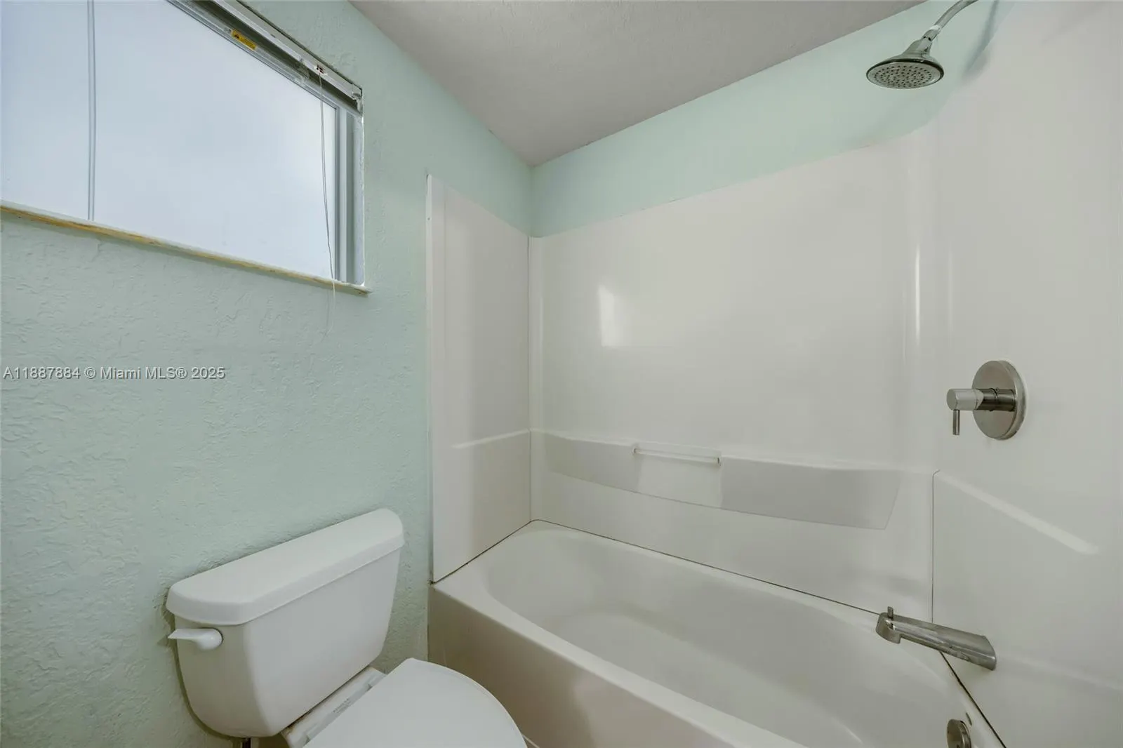 1320 NE 27th Ave