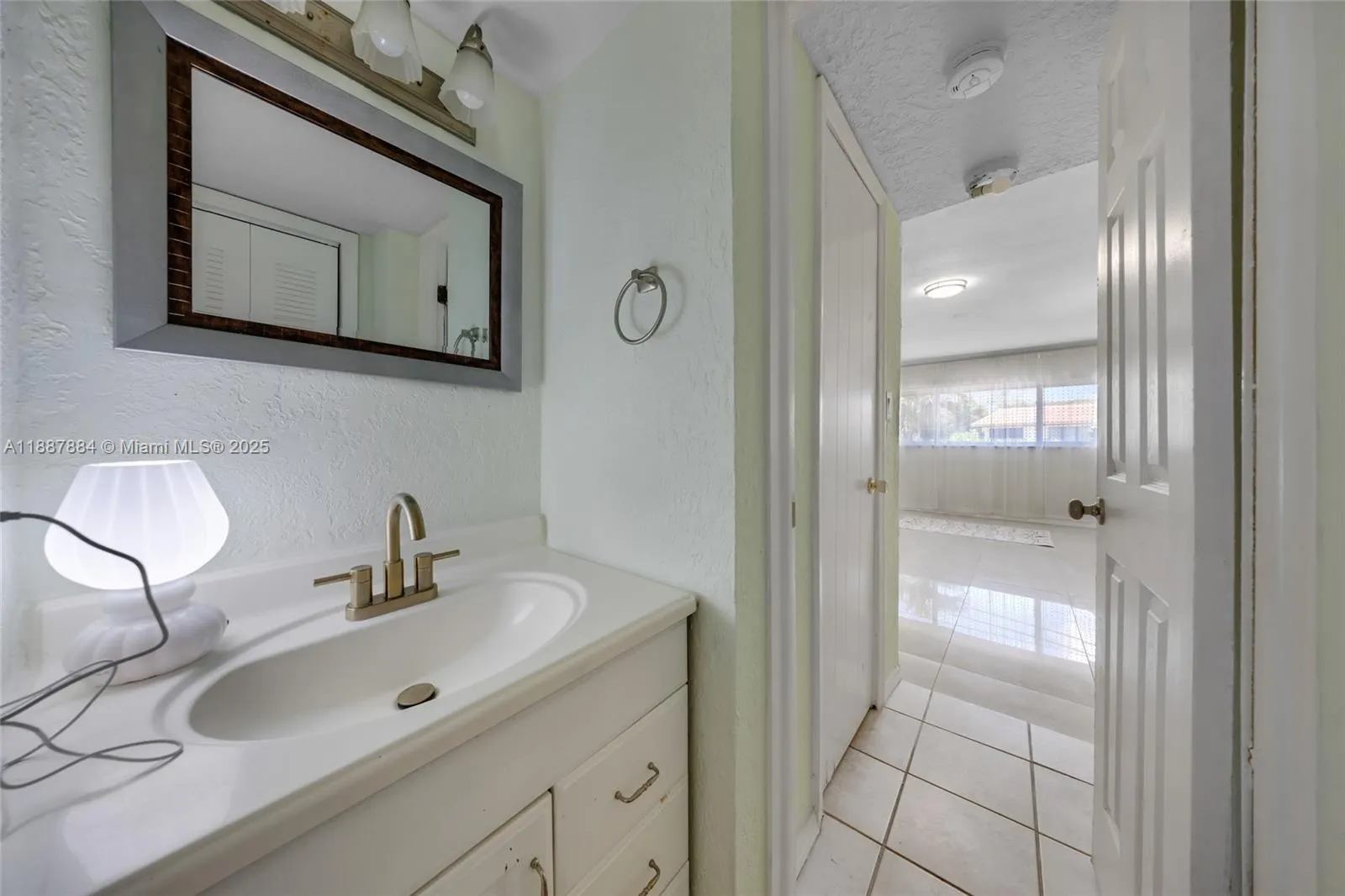 1320 NE 27th Ave