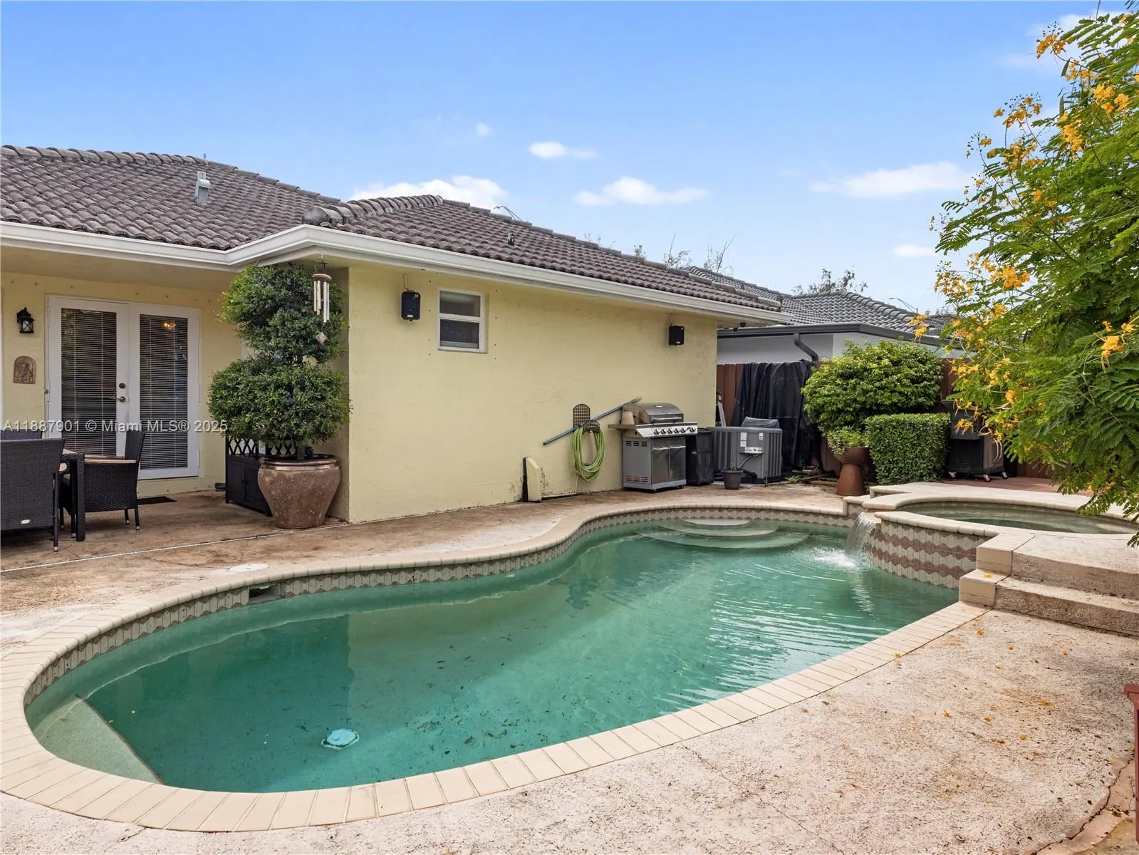 4370 SW 82nd Ave