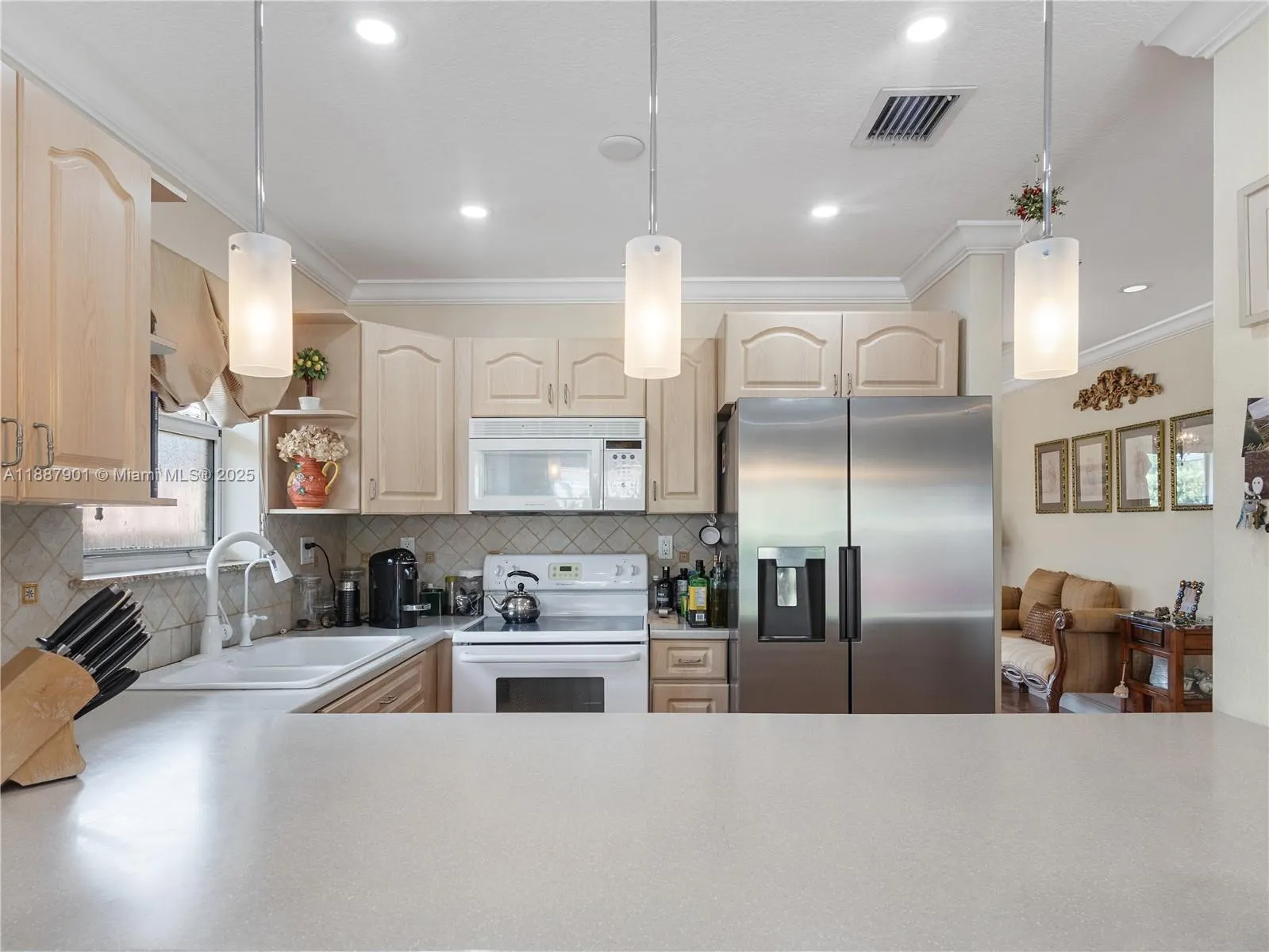 4370 SW 82nd Ave