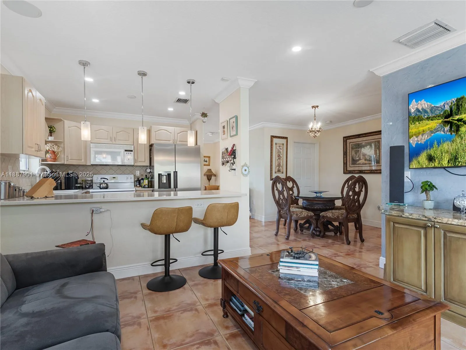 4370 SW 82nd Ave
