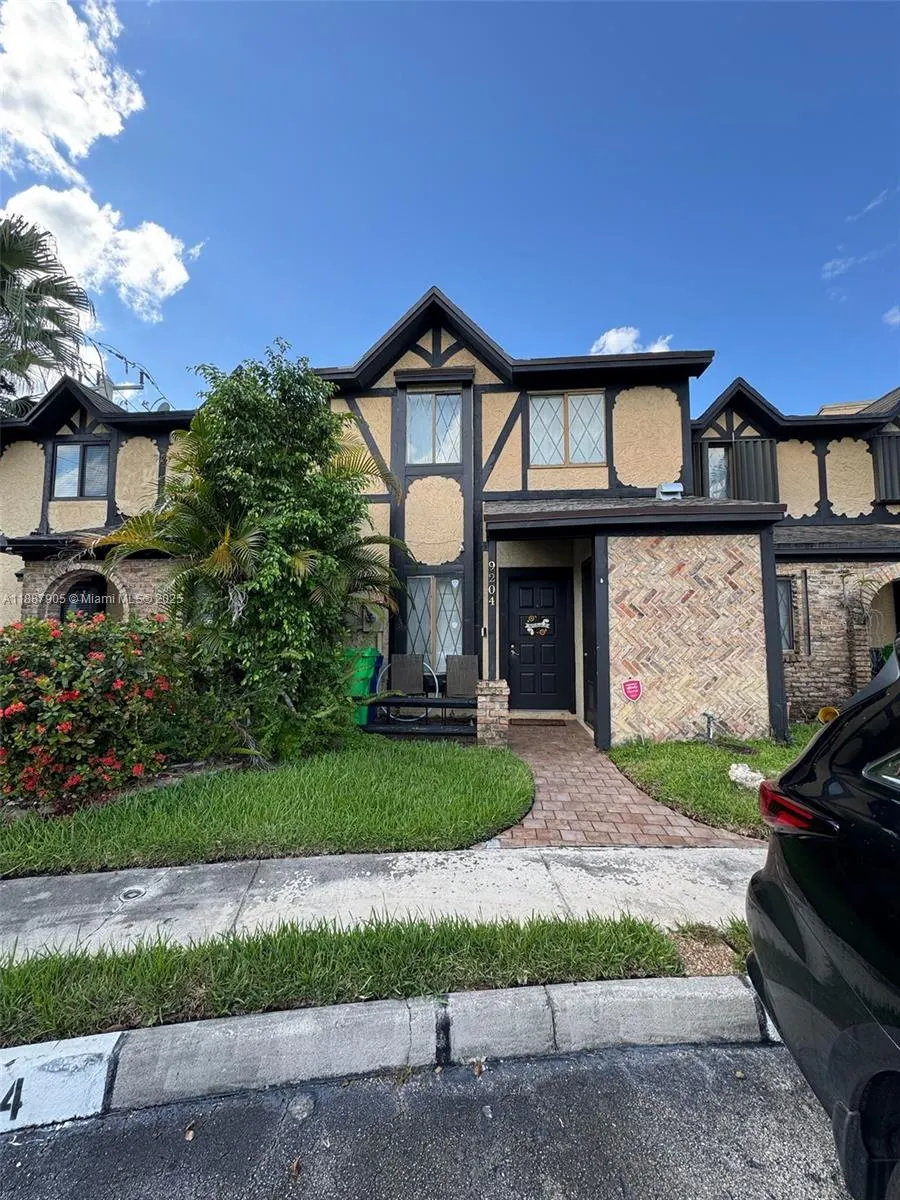 9204 NW 49th Pl