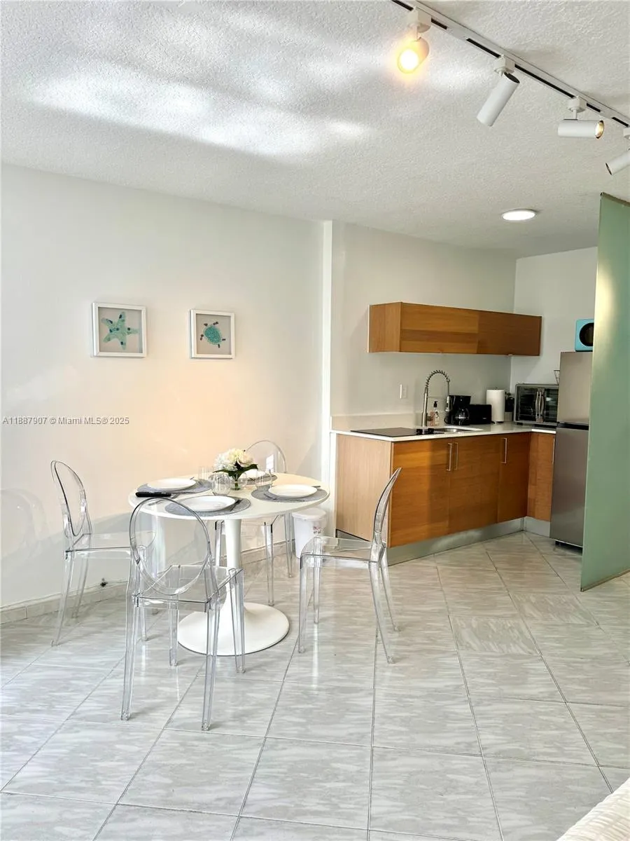 710 Washington Ave, #407