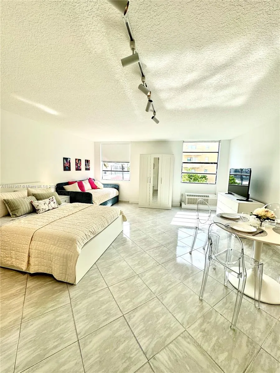 710 Washington Ave, #407