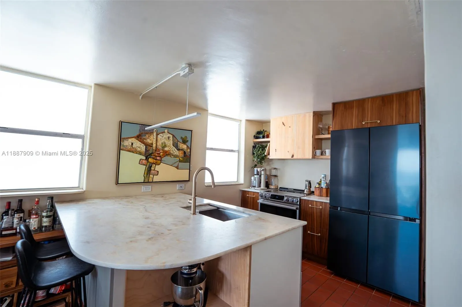1801 S Treasure Dr, #526