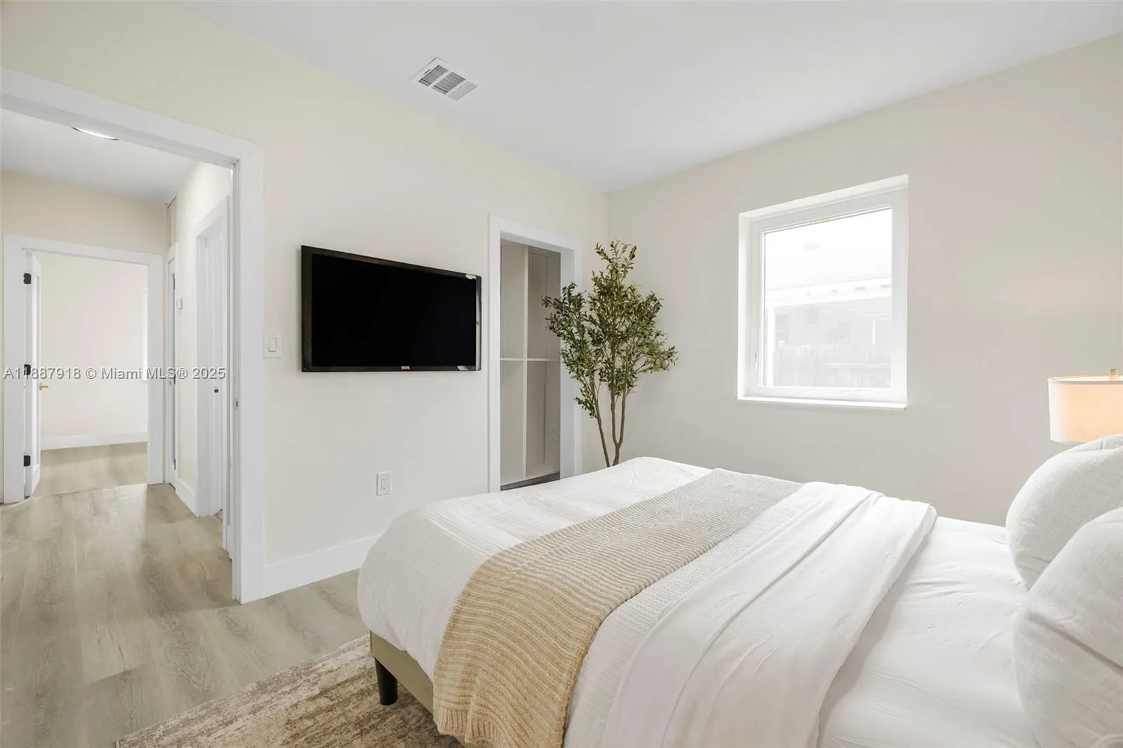 1232 NW 32nd Pl, #1