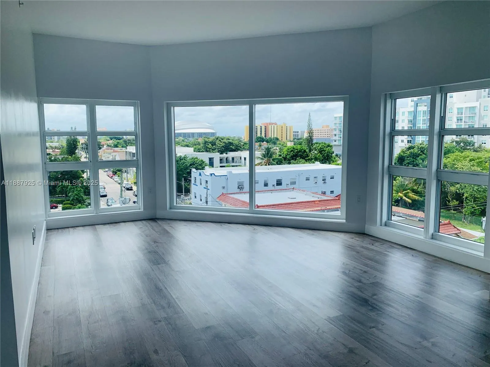 39 NW 7th Ave, #401