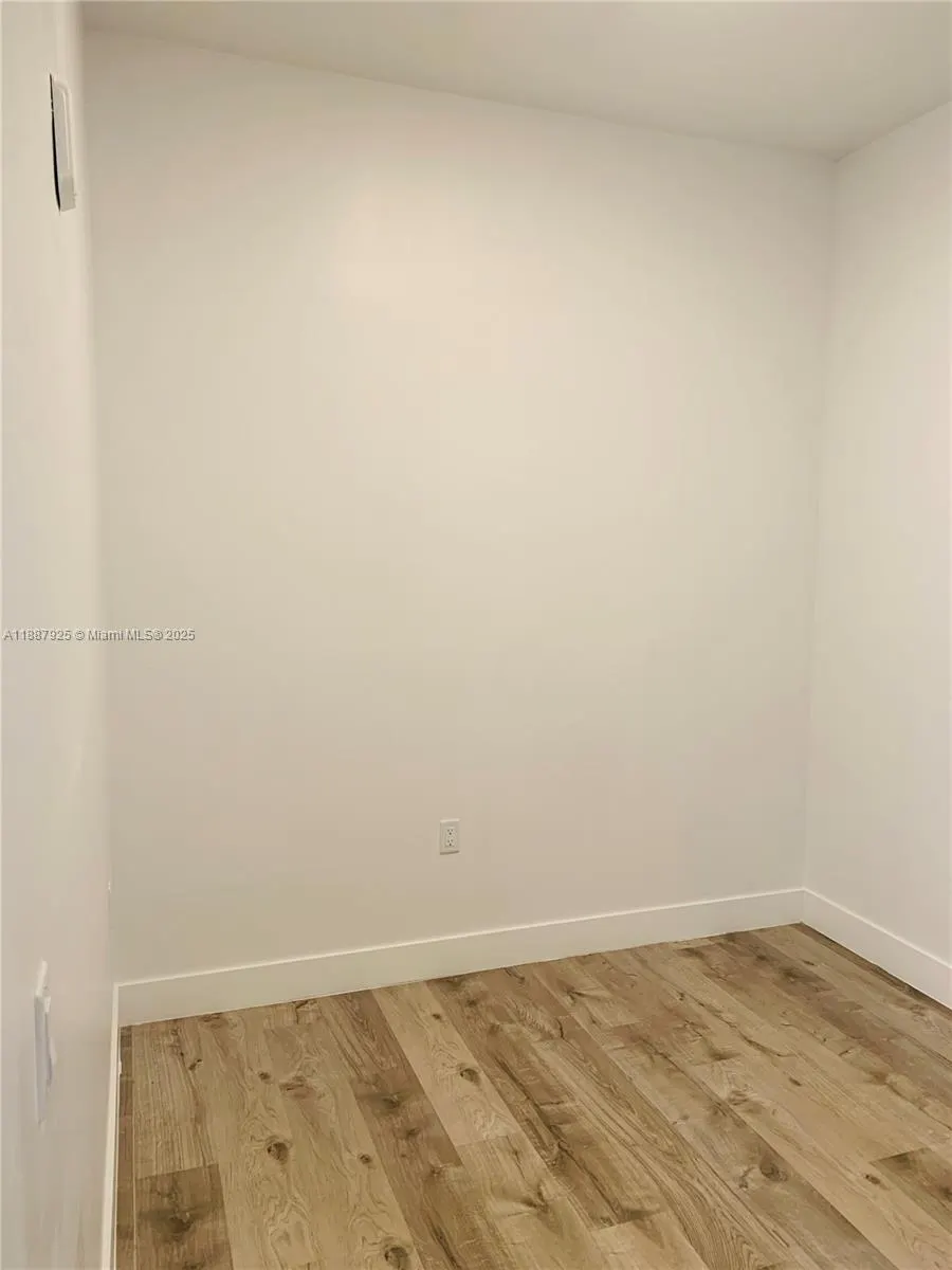 39 NW 7th Ave, #401
