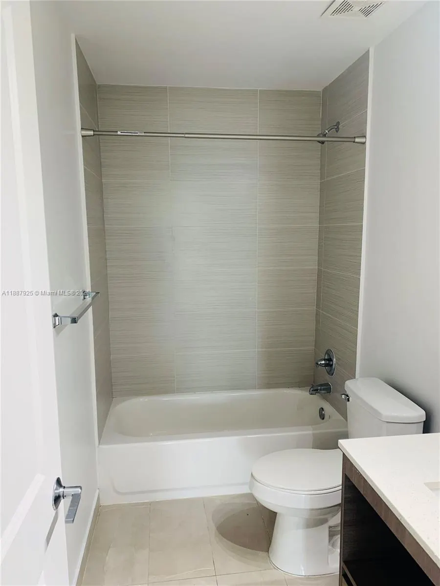 39 NW 7th Ave, #401