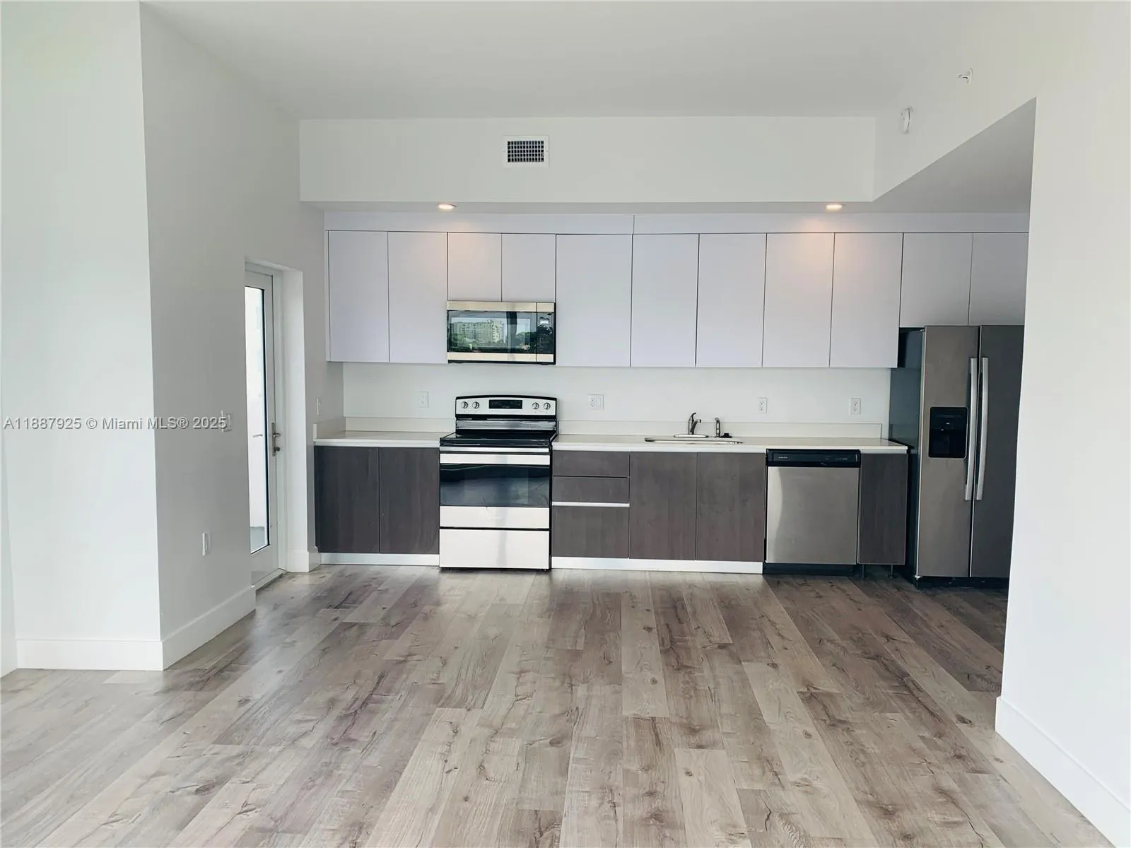 39 NW 7th Ave, #401