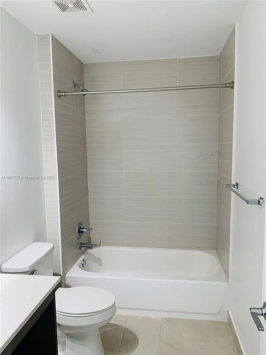 39 NW 7th Ave, #401